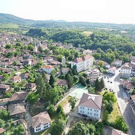 Модерен Апартамент В Гр Елена Elena Exterior foto